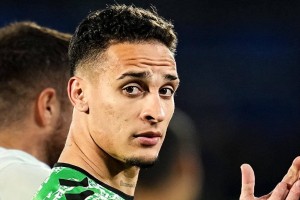 5000万欧贝蒂斯买断安东尼！曼联有望大丰收