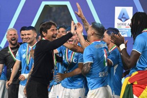 那不勒斯展开引援风暴，努涅斯、桑乔等六大强援加盟！