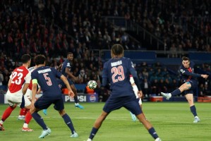 3-1！登贝莱创队史纪录，巴黎双杀阿森纳，塔帅被批，姆巴佩尴尬