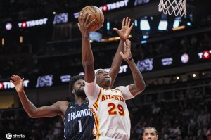 华莱士三双布莱克20+10 老鹰轻取魔术收获3连胜